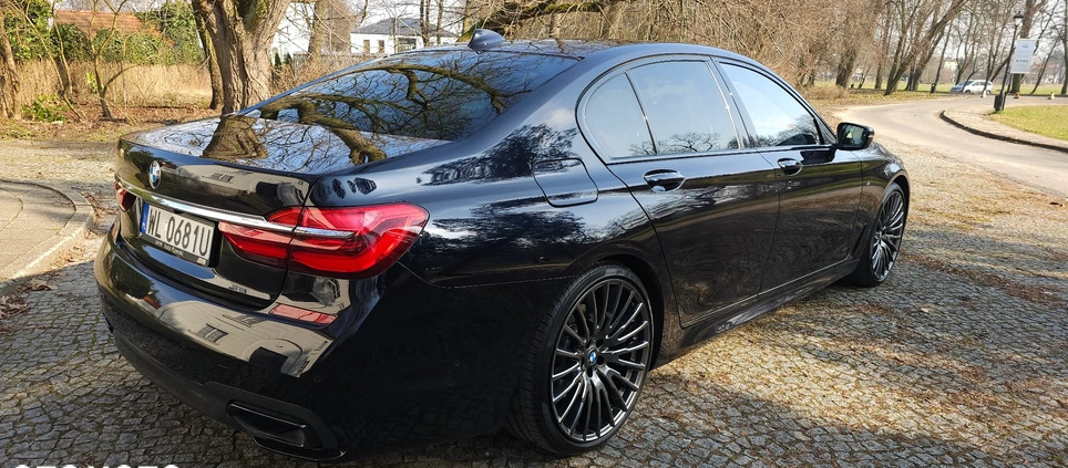 BMW Seria 7 cena 165000 przebieg: 260000, rok produkcji 2016 z Legionowo małe 497